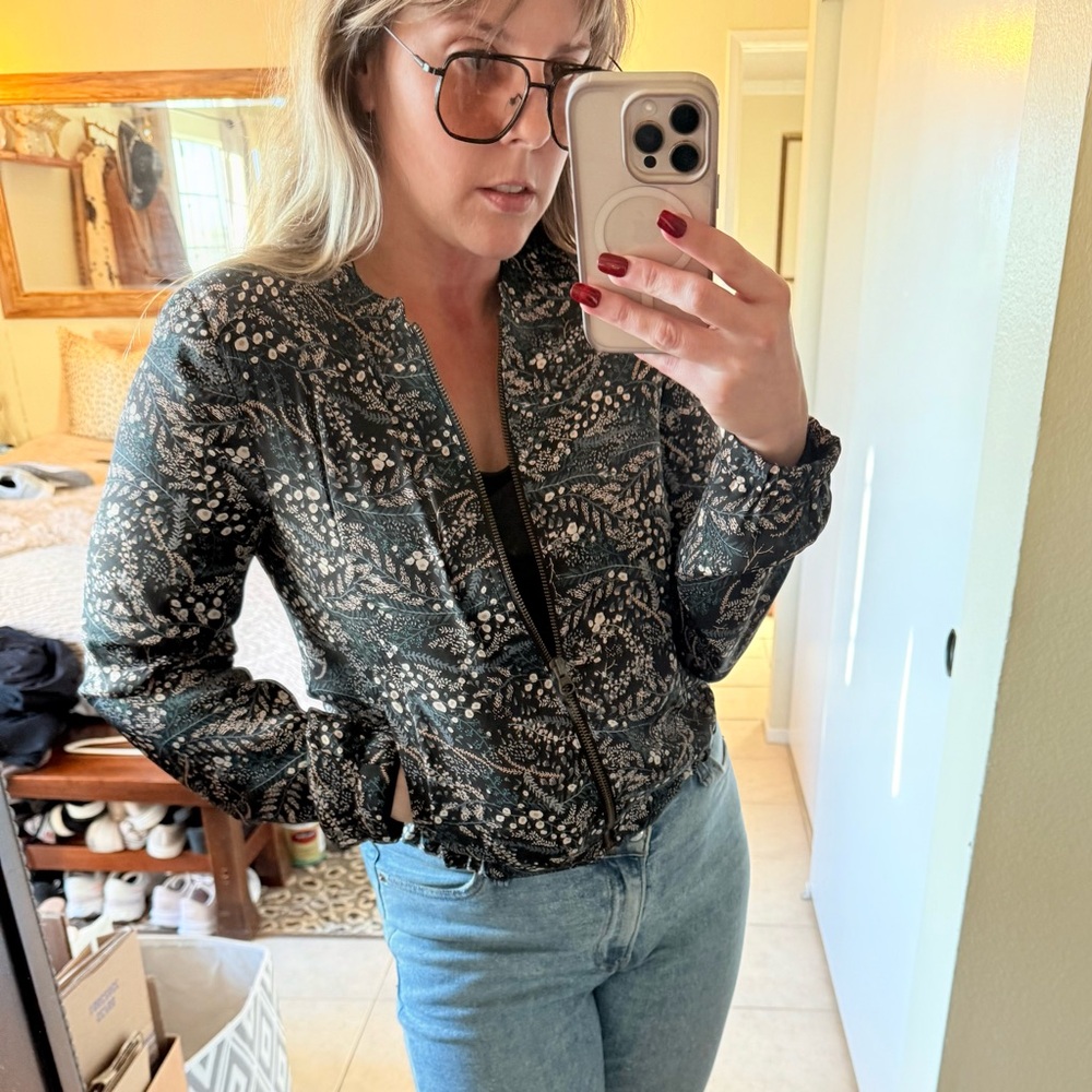 LOFT Lightweight Floral Bomber Jacket - Picture 5 of 13